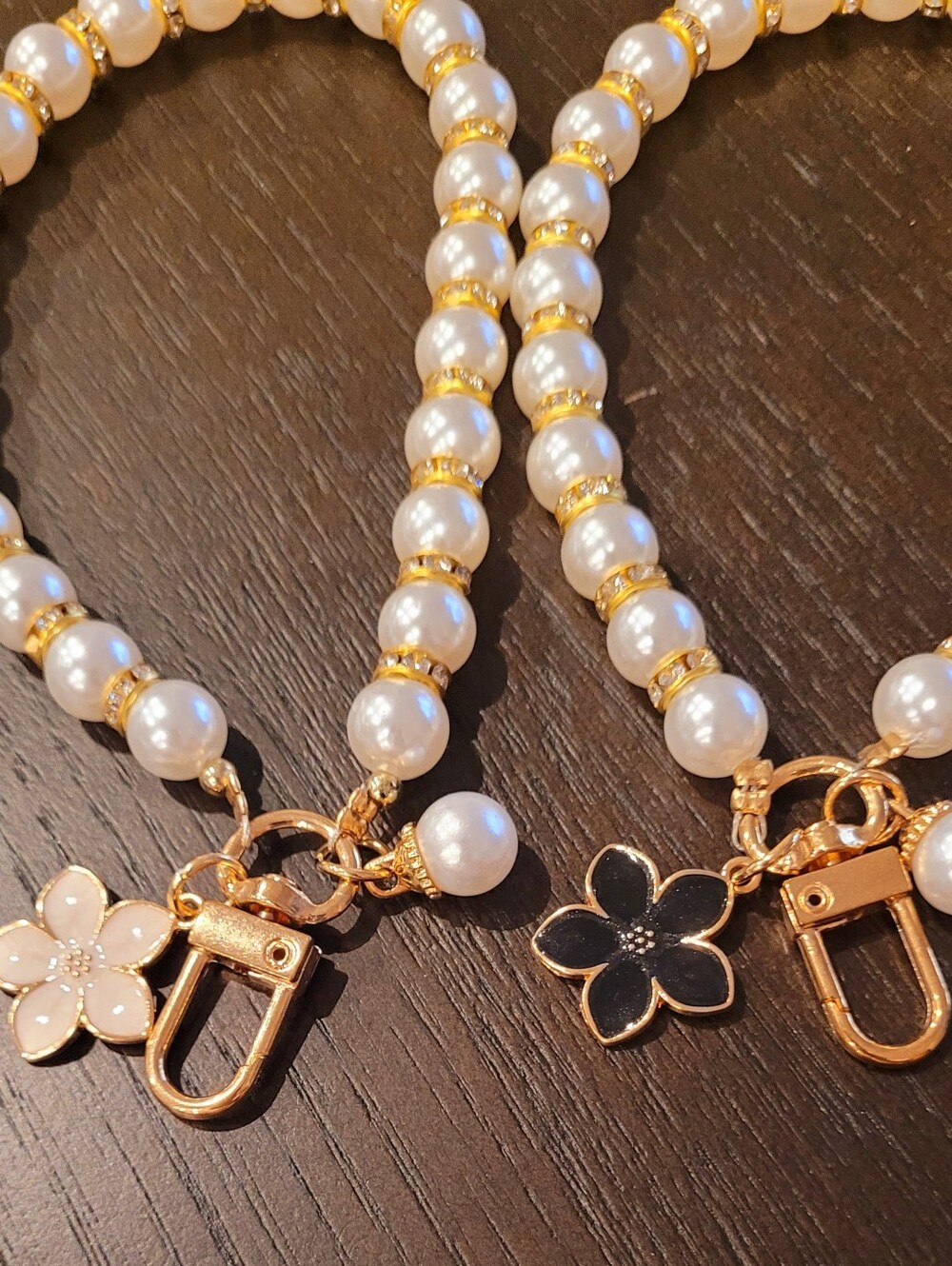 Pearl Beaded Wrislet Charms/Keychains Two Pieces - Picture 5 of 7